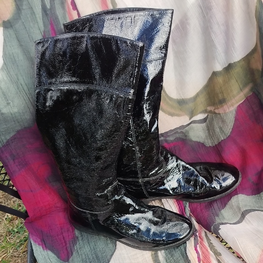 Gianni Bini Sexy Black Patent Leather Boots, Flat Sz 8 Super Comfy